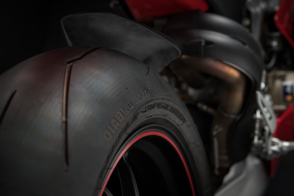 Pirelli Supercorsa SP специального размера для Ducati Panigale V4