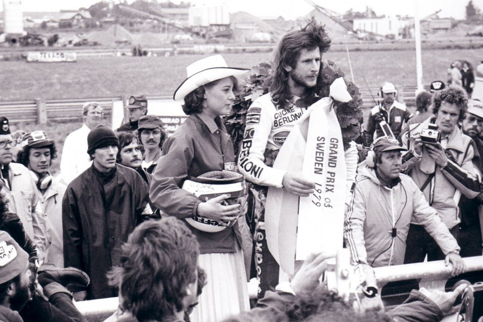 Стефания и Грациано Росси на гонках Гран-При (80-е годы)