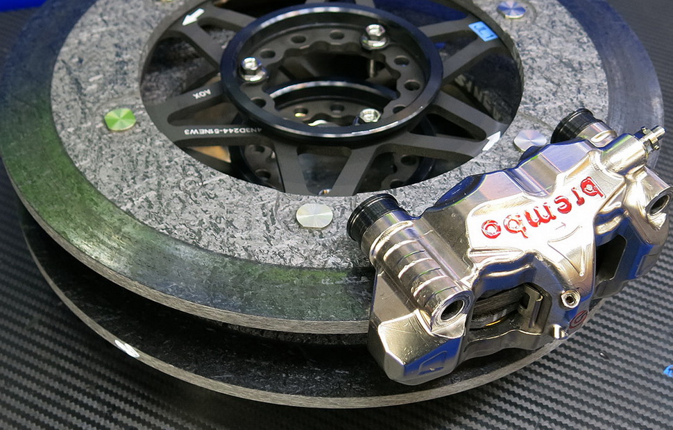 Карбоновые тормозные диски Brembo для MotoGP - вот это идеальное применение карбона!