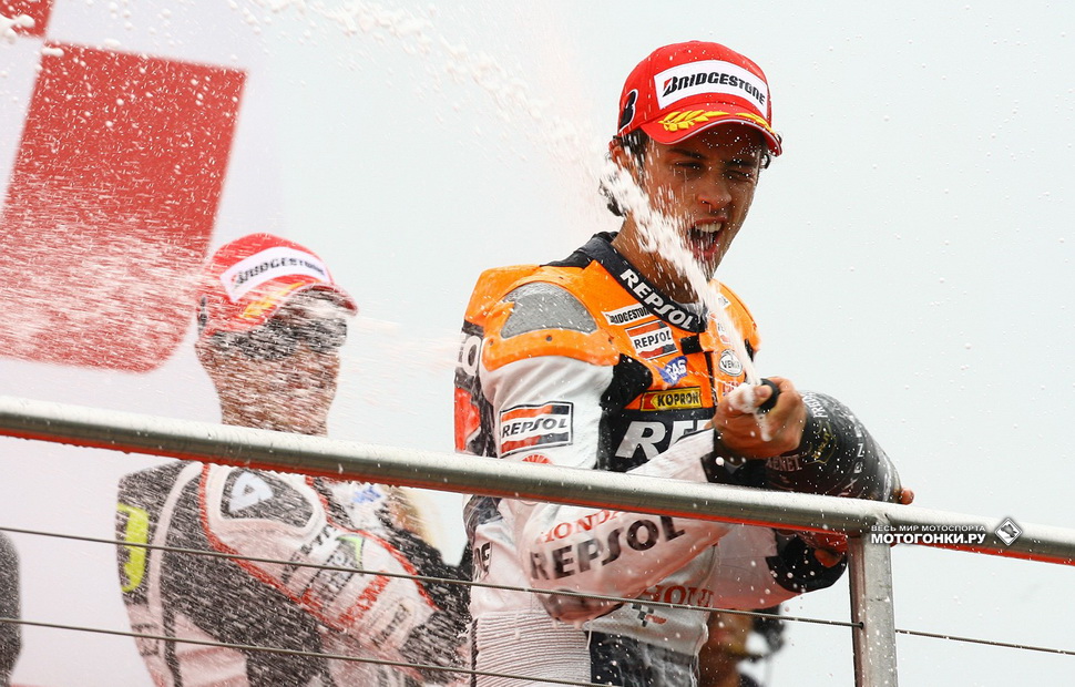 Довициозо взял свою первую победу в MotoGP именно с Repsol Honda в 2009 году