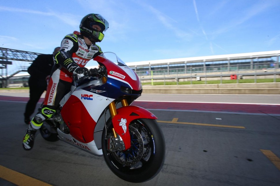 Кратчлоу стал первым из пилотов MotoGP, кому удалось проехать на мотоцикле по обновленному Silverstone
