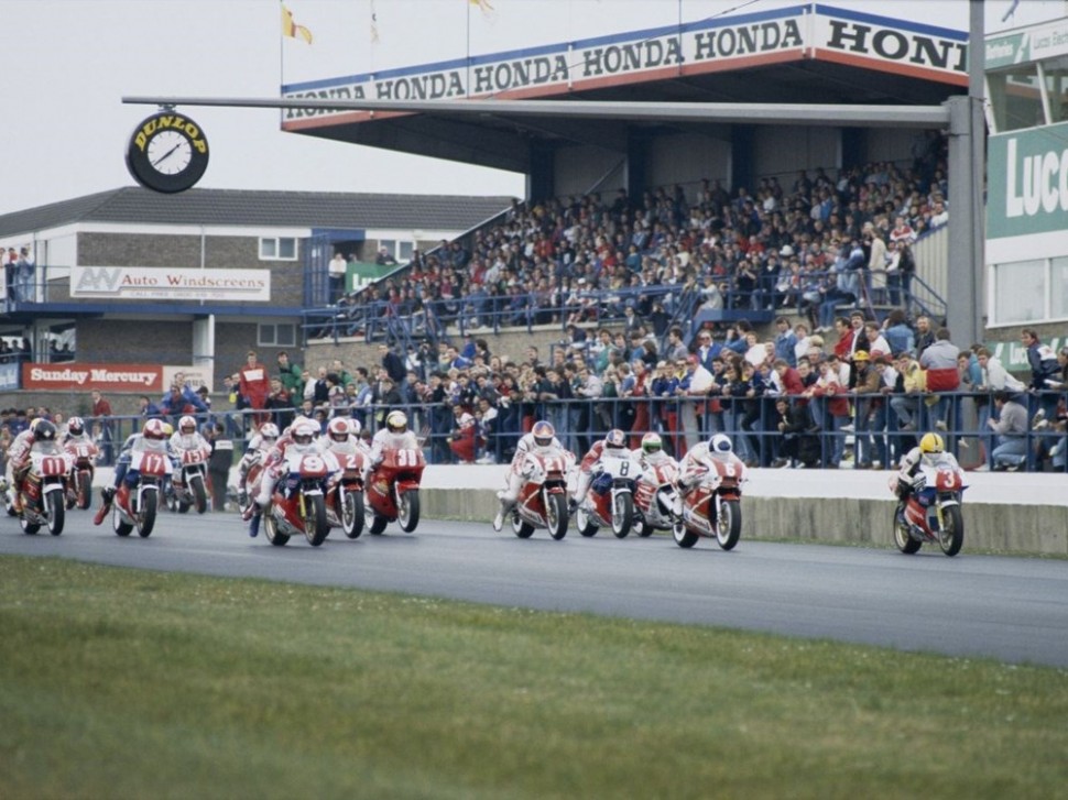 Первая гонка World Superbike 1988 год