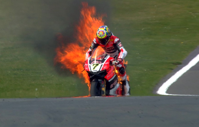 Для Ducati гонки в Донингтоне складывались не всегда хорошо - дважды Panigale горели за последние несколько лет