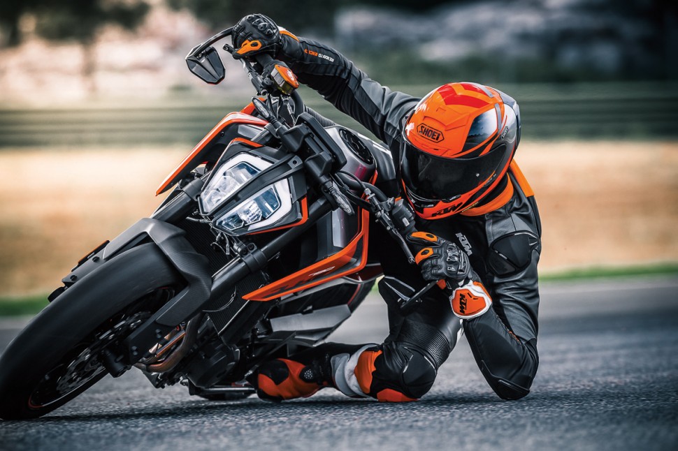 KTM 790 Duke - это не мотоцикл начального уровня. Это оружие очень опытного и подготовленного уличного воина