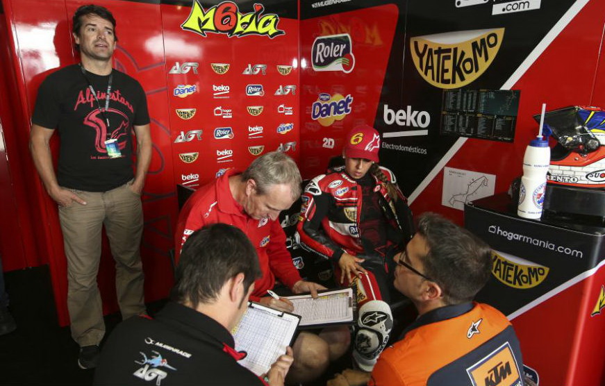 Карлос Чека не покидал гоночного паддока: в AGR Racing Team Moto3 с Марией Эррерой