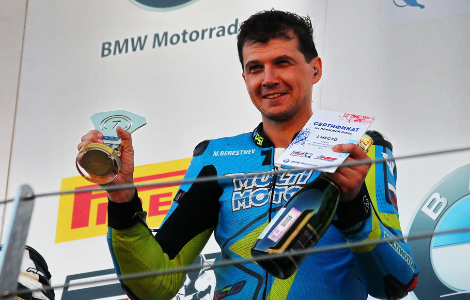 Михаил Берестнев, чемпион Московской области по ШКМГ в классе Superbike