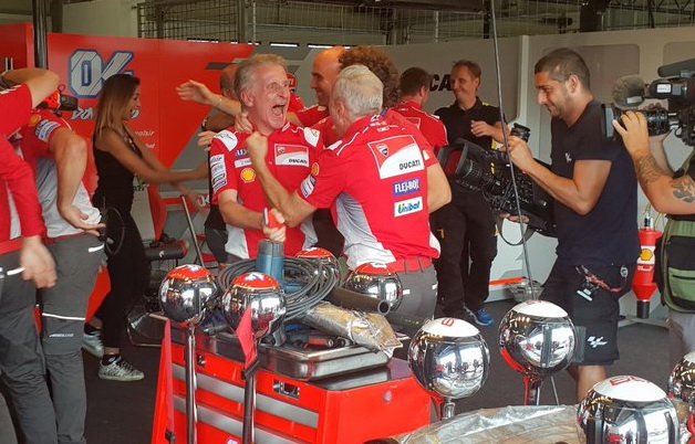 Настоящий взрыв в гараже Ducati!