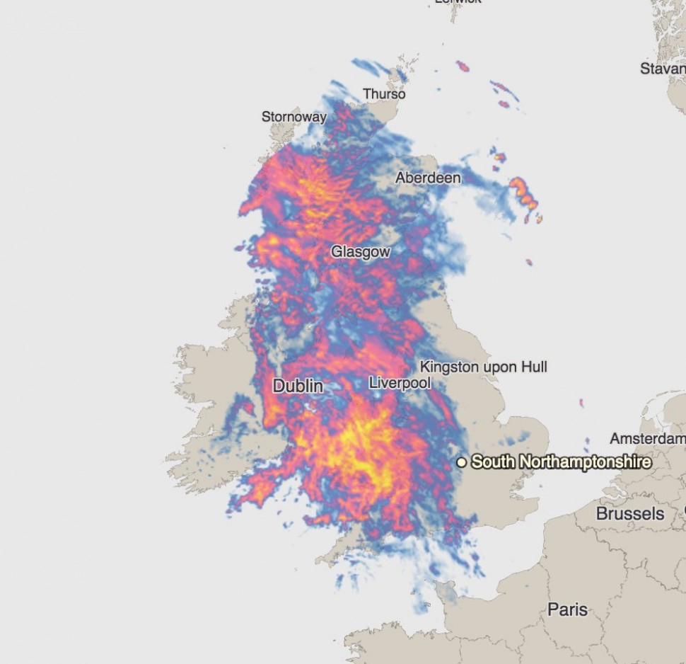 Погодный радар, Великобритания, прямо сейчас: грозовой фронт надвигается в Нортхэмптоншир