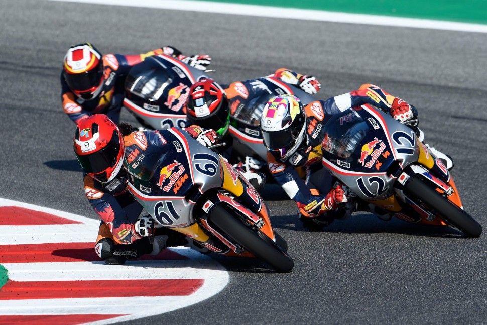 Схватка за победу в Red Bull MotoGP Rookies Cup в Мизано