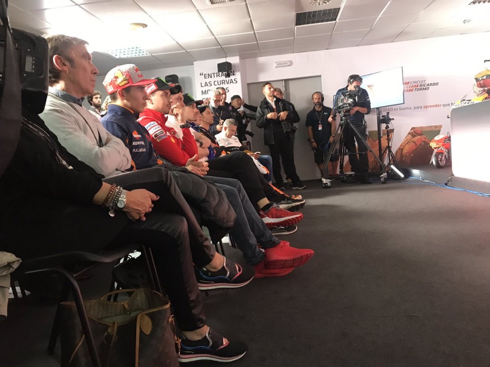 Хорхе Лоренцо и Марк Маркес пришли на пресс-конференцию к Педросе