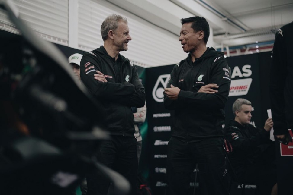 Вилко Зиленберг, менеджер Petronas Yamaha SRT (слева) и босс команды Разлан Разали