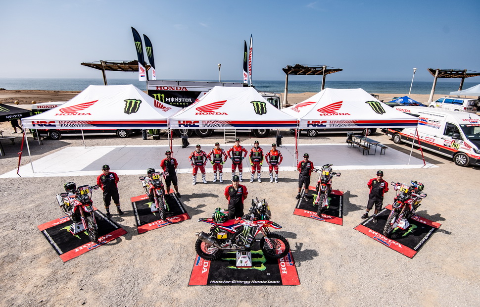 Monster Energy Honda Team - shakedown и официальное фото команды перед стартом Дакара-2019