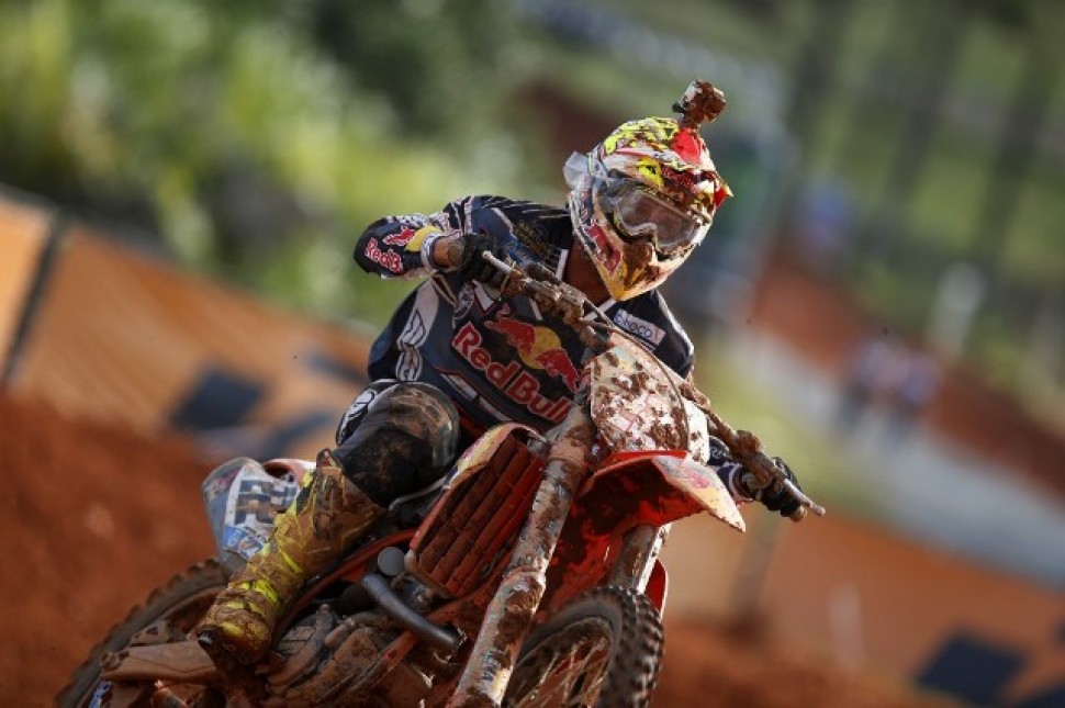 мотокросс падения. мотокросс падения. мотокросс падения. мотокросс фото падений. мотоциклы падения в гонках.