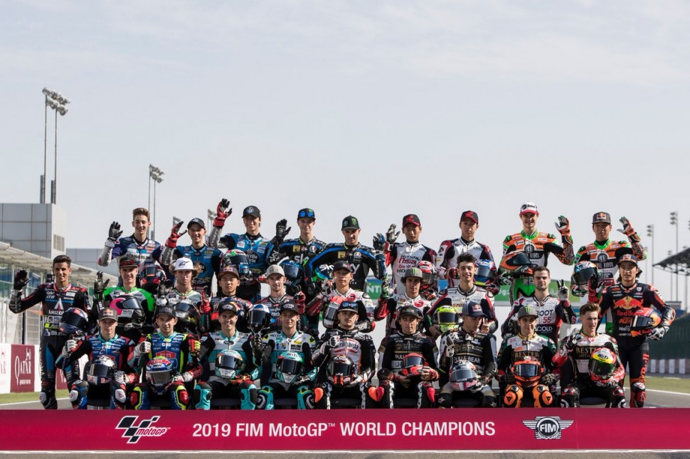 Класс-2019: семейное фото класса Moto3