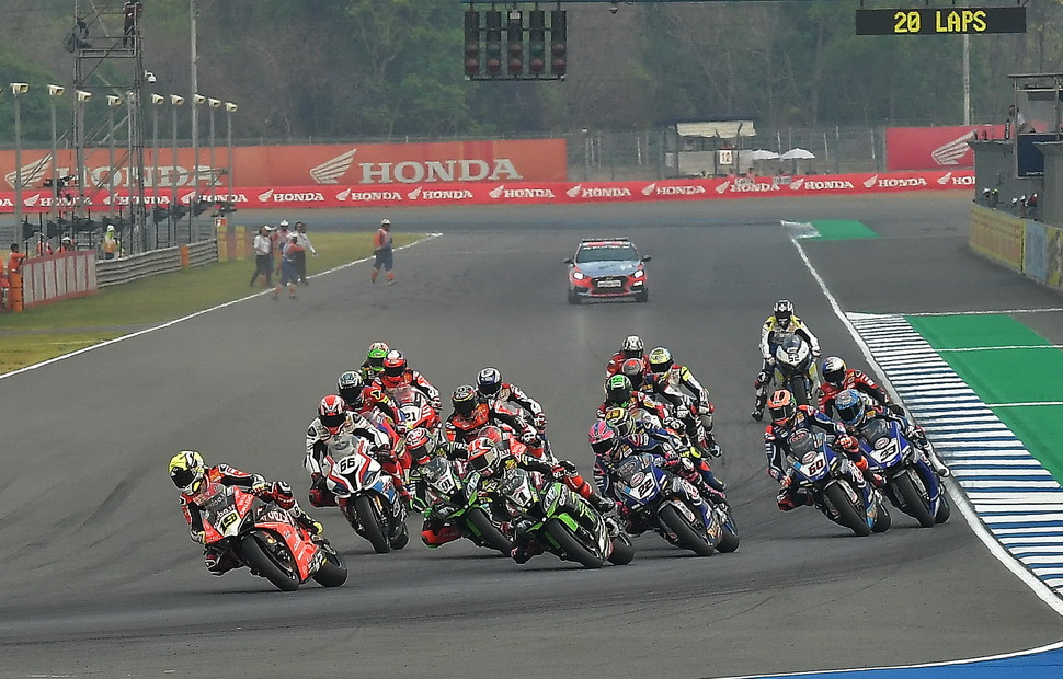 Старт первой гонки World Superbike в Таиланде