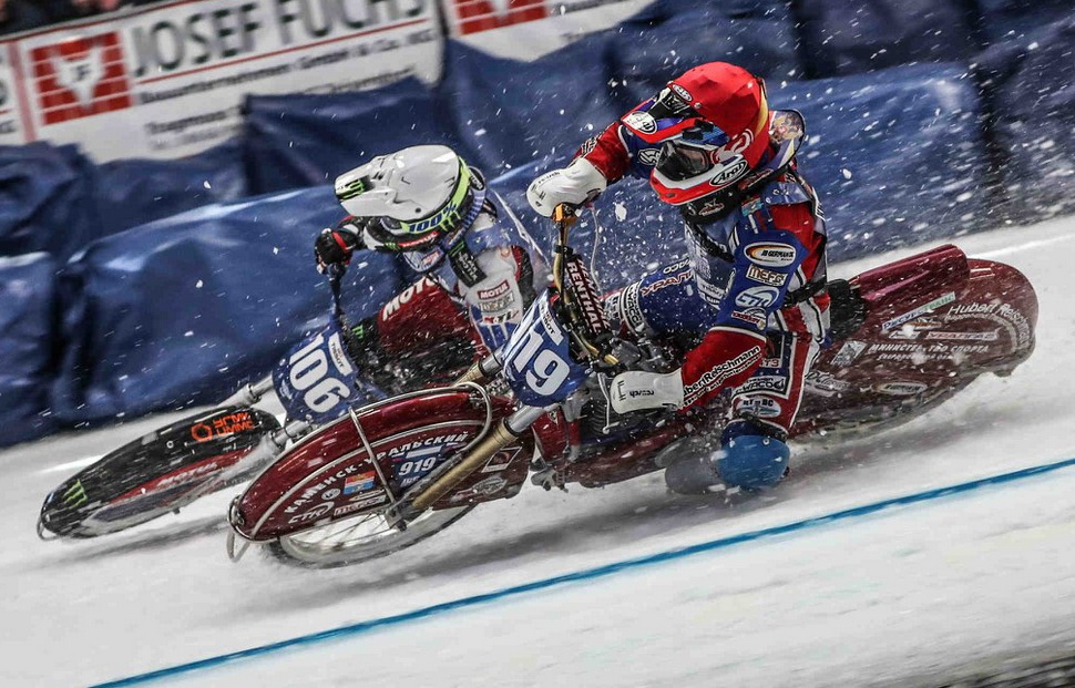 Дуэль Колтакова и Хомицевича в финале баварского раунда FIM Ice Speedway Gladiators