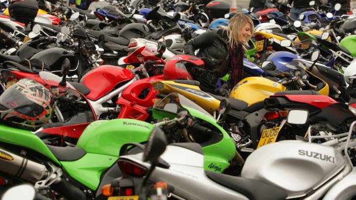 Продажи новых мотоциклов класса 1000+ в США падают пятый год подряд