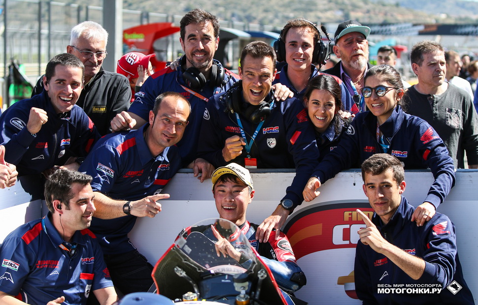 Юки Кунии, победитель гонки CEV Moto3 в Валенсии