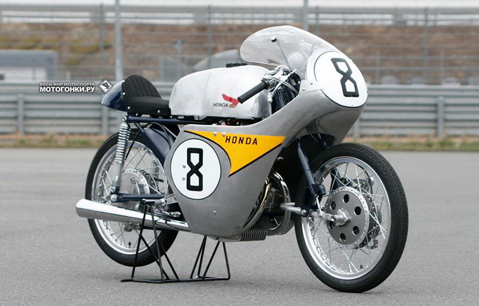 Honda RC142, восстановленный Майком Буттингером. Второй образец хранится в Музее Honda в Мотеги
