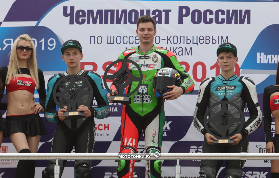 Подиум первого этапа RSBK SSP: Алексей Иванов выигрывает схватку с юниорами Yakhnich Motorsrport
