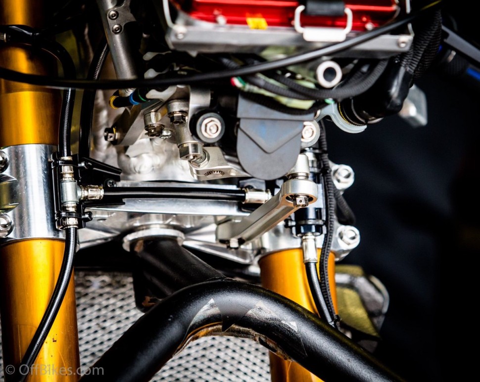 Ротационный демпфер Honda RC213V Марка Маркеса