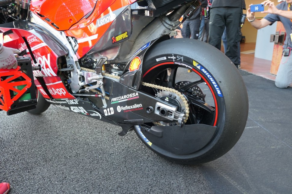 Новый спойлер на Ducati Desmosedici GP19 тест-пилота Миккеле Пирро