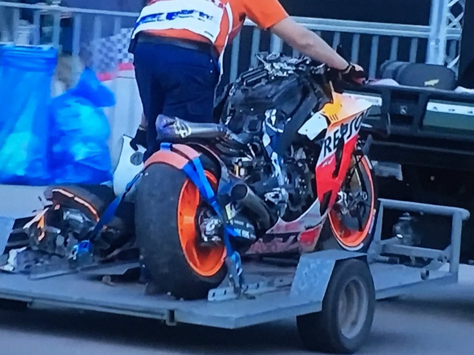 Хорхе Лоренцо доставлен в мед.центр Ассена для обследования, мотоцикл вернулся в бокс Repsol Honda