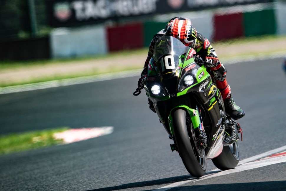 4-кратный чемпион World Superbike Джонатан Рэй на Kawasaki ZX-10RR заводской Kawasaki Racing Team