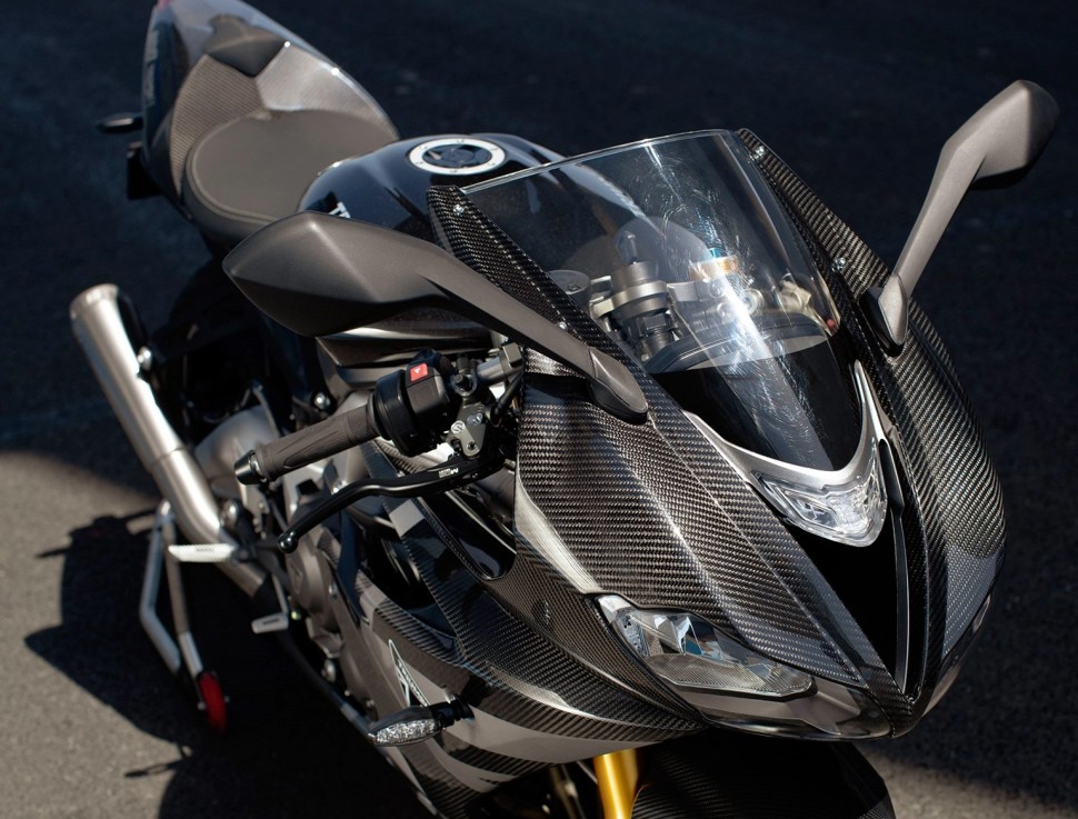 Нарочито черный - карбоновый обтекатель Triumph Moto2 Daytona 765 Limited Edition