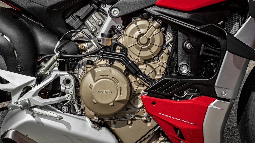 Ducati Streetfighter V4 (2020) - двигатель V4 Stradale 1100 куб.см. 208 л.с.