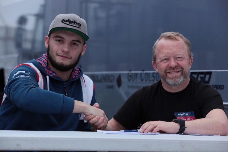 2-кратный чемпион IDM Superbike Илья Михальчик продолжит карьеру с Alpha Racing в 2020 году