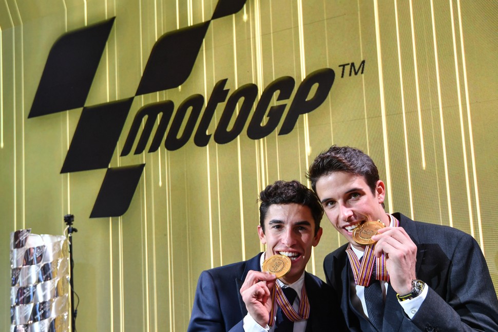 А вот эти двое... чемпионат MotoGP имени Маркесов - уже в 2020 году?