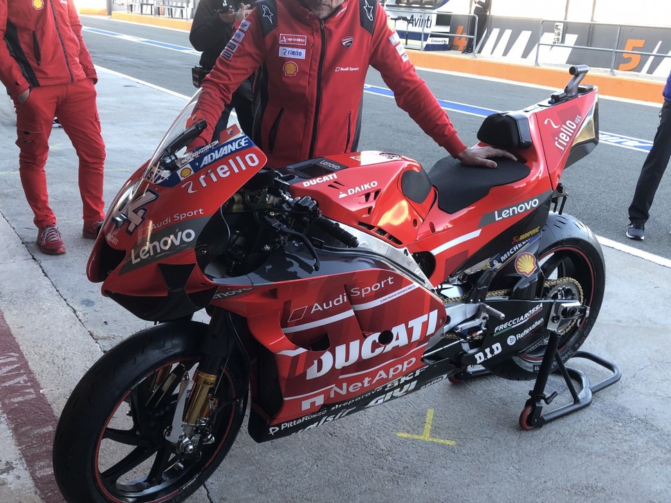 А вот в Ducati GP20 изменений - вагон и маленькая тележка!