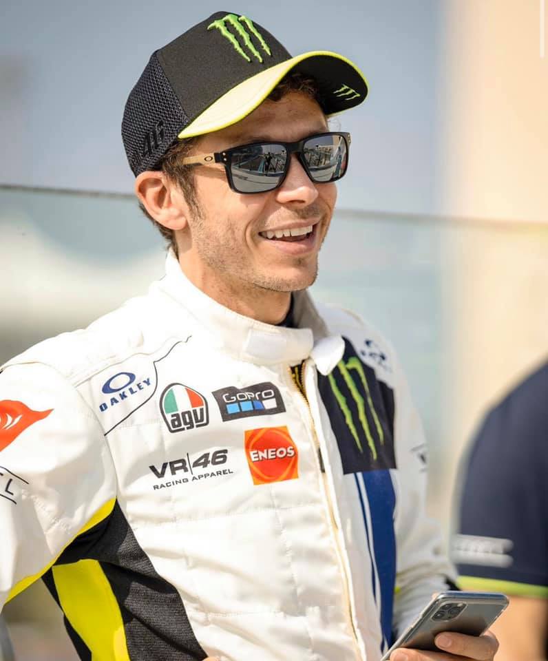 Завтра Валентино Росси выйдет на старт 12-часовой автогонки Gulf 12H в Абу-Даби