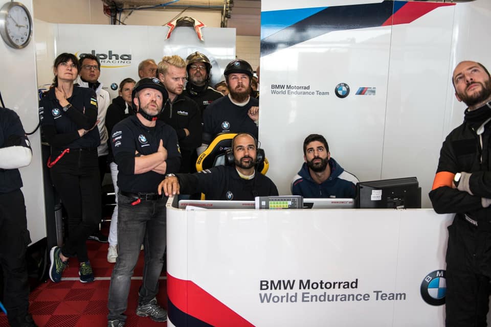 BMW Motorrad EWC напряженно следит за последними минутами Sepang 8 Hours