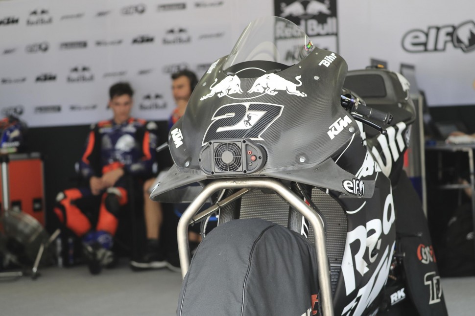 Тесты IRTA MotoGP в Сепанге: новичок MotoGP Икер Лекуона и его KTM RC16