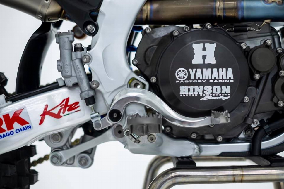 Некоторые элементы заводского Yamaha YZ450FM (2020) изготовлены эксклюзивно