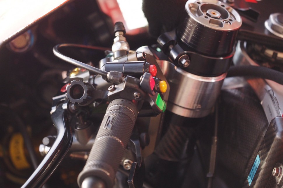 Новый пульт управления holeshot device на Ducati