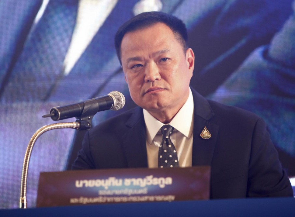 Министр здравохранения Таиланда Анутин Чарнвиракул