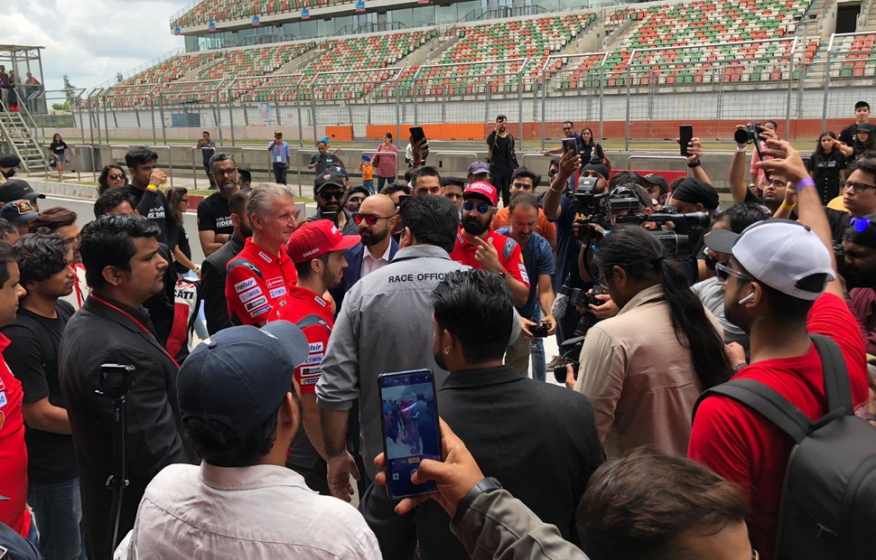 Путешествие в Индию перед Гран-При Таиланда 2019 года было запланировано Ducati, но Дови прибыл туда частным образом