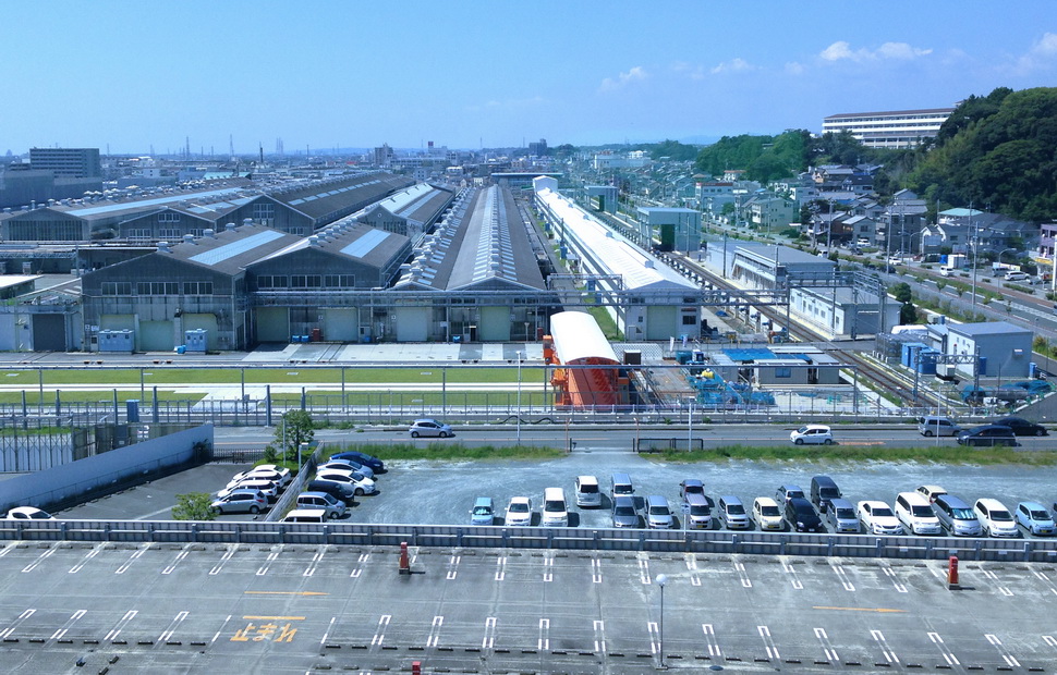 Пустеющие парковки центрального завода Suzuki в Хамамацу
