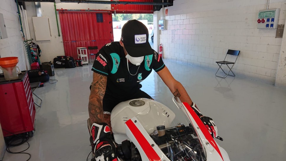 Чави Виеха из Petronas Sprinta Racing Moto2 пересел на шестисотку