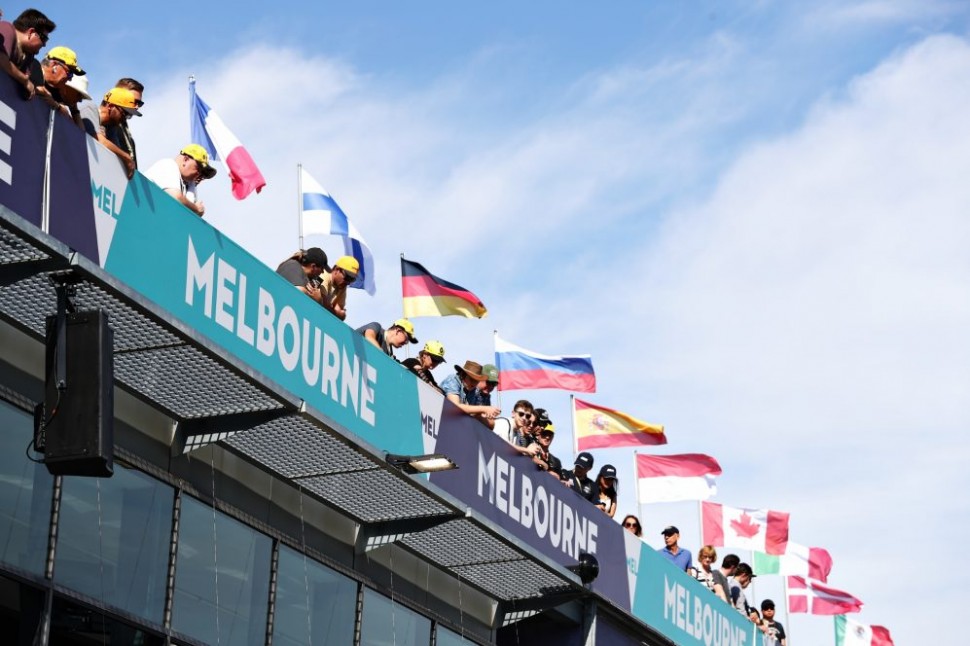 Гран-При Австралии Формулы-1 отменили за день до гонки