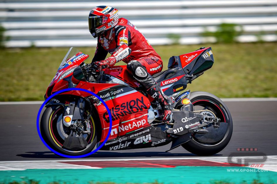 Ducati Desmosedici GP20 с новым аэродинамическим дефлектором, фото GPone