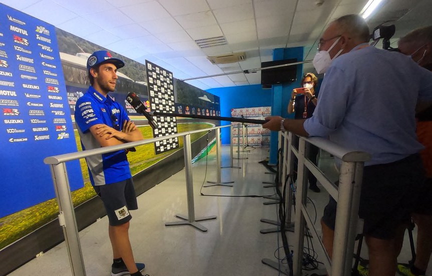 Алекс Ринс дает комментарии по итогам тестов MotoGP в Хересе