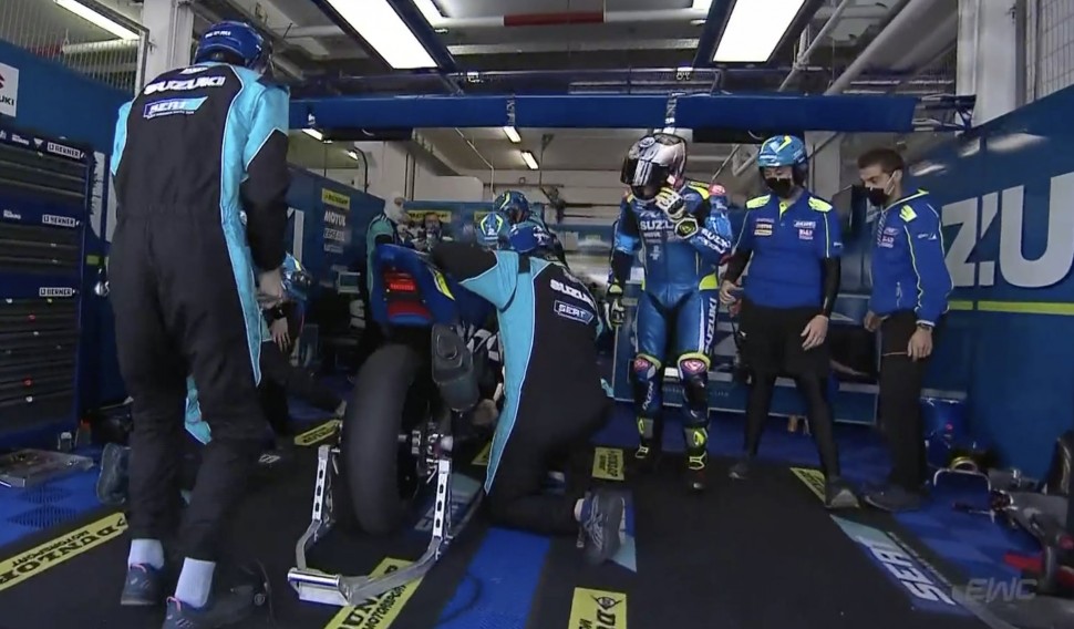 Острый момент в гараже Suzuki Endurance Racing team за 2 часа до финиша