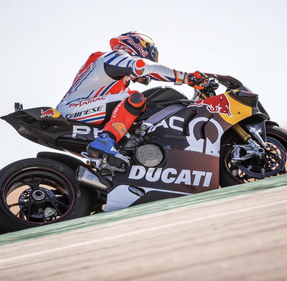 Джек Миллер выкатил на трек в Портимао свой собственный тренировочный Ducati V4R