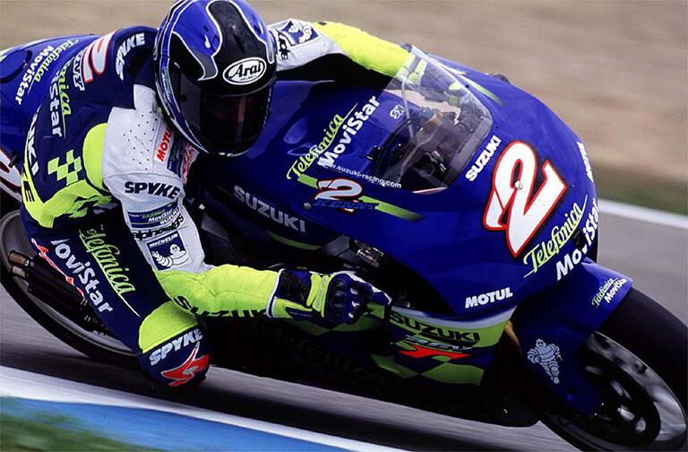 Кенни Робертс-младший, чемпион MotoGP 2000 года, заводская команда Suzuki