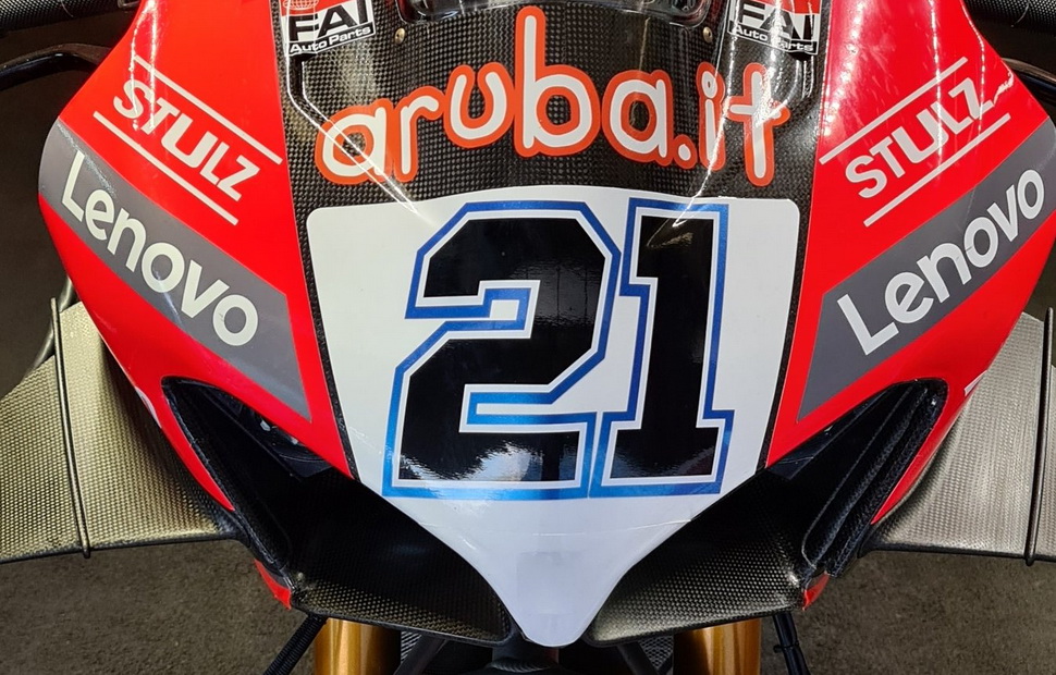 Номер 21 возвращается в заводской гараж Ducati в WorldSBK!