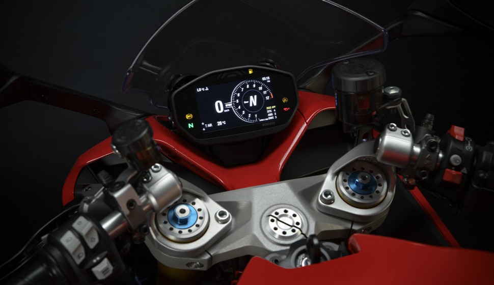 Ducati Supersport 950: за рулем